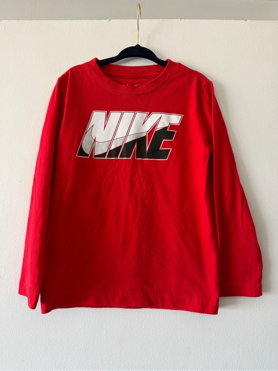 Nike Other - Nike Boys Red Long Sleeve Graphic Logo Tee T-Shirt Top Size 5 (4-5 Yrs)